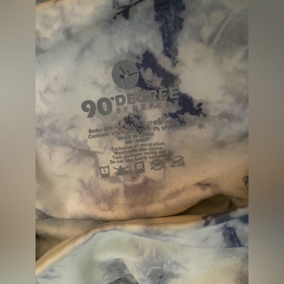 Workout Shorts & Leggings - Picture 5 of 6